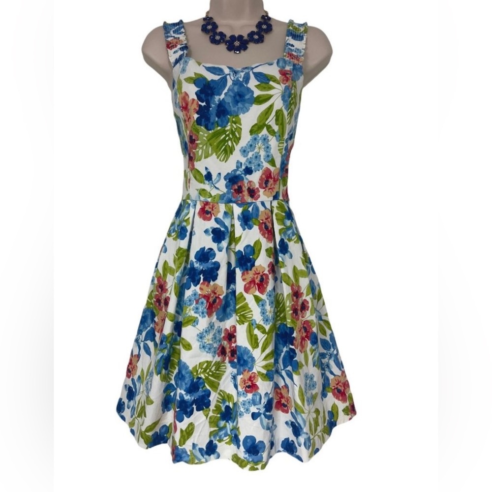 Pretty floral print pleated dress. Size 12.
